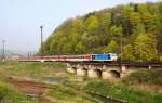 151 027 mit Ex 123  Fatra  von Praha hl.n. nach  Žilina am 30.04.2013 in Ústí nad Orlicí