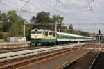 CD Gorilla 151027 durchfährt am 11.9.2009 mit einem Schnellzug den Bahnhof Zabori nad Labem in Richtung Kolin - Prag.