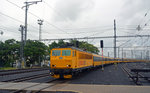 162 117 erreicht mit ihrem Railjet 1008 aus Zvolen Osobna Stanica am 15.06.16 den Prager Hbf.