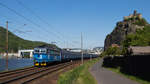 Usti nad Labem bei Sonnenschein. 163 250-4 hat einen schönen Zug an der Leine. Aufgenommen am 5. Mai 2018. 