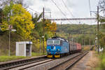 3. Oktober 2019 in Lbín. 163 242-1 durchfährt den Bahnhof gen Osten. 