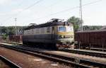 181146 wartet abgebügelt im Bahnhof Kutna Hora am 29.6.1992 auf den nächsten Einsatz.