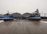 362 170-2 und 162 160-4 zu sehen am 23.01.16 in Praha hl.n.