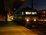 362 052 mit einem Schnellzug nach Prag zusehen am 02.10.13 in Cheb.