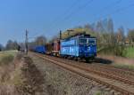 363 522 + 742 305 mit einem Güterzug am 29.03.2015 bei Chotikov.