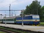 363 081 sollte eigentlich schon seit 10 Minuten Marianske Lazne (Marienbad) in Richtung Cheb (Eger) verlassen haben, aber wegen irgendeiner Strung geht es nicht los. - 10.06.2005
