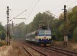 363 129-8 ist am 08.10.13 mit einem Schnellzug in Chotikov zusehen. Er kommt von Cheb und fährt nach Prag.