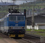 341 004-3 mit einem EC bei der Durchfahrt Lovosice 23.04.2017  16:27 Uhr.