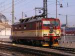 BR 371 015-9 wartet auf den EC nach Budapest  am 12.10.2008 in Dresden Hbf.