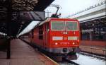 Die Zweisystemlok 371 201, die auch mal unter DR- und DB-Regie gefahren ist (man sieht es noch am DB-Rot), bespannt am 19.11.2005 in Praha hl.n.