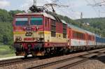 371 015 mit EC nach Dresden Hbf zwischen Wehlen und Obervogelgesang.