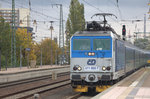 Hier läuft 371 002-7 Jozin mit dem Eurocity aus Prag nach Hamburg in Dresden ein.