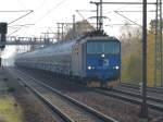 Bei viel Dunst in der Luft fährt am 14.11.2014 CD Cargo 372 009 mit einen Ganzzug durch Dresden-Strehlen.