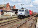 Am 10.06.2017 kam 386 011 mit einem Containerzug aus Richtung Magdeburg nach Stendal und fuhr weiter in Richtung Uelzen.