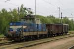 210 027-9 mit Mn 88121 Jaroov nad Nerkou-Vesel nad Lunic auf Bahnhof Jindřichův Hradec am 27-5-2013.