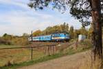 242 231 zu sehen mit dem OS 7029 am 18.10.19 bei Chotikov.