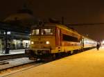 242 239-2 steht am 30.12.14 in Plzeň hlavní nádraží.