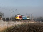 Die 242 239 mit einem Os am 27.03.2016 unterwegs bei Dehtin.