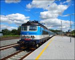 CD 242 211-1 mit Schnelzug R666  Vajgar  nach Pilsen in Bf. Horazdovice predmesti am 6.7.2016