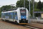 CD 650 003-7 fährt am 24.August als Os 2165 von Ceske Budejovice im Zielbahnhof Ceske Velenice ein.