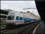 471 020 und 471 001 stehen abfahrbereit in Praha Masarykovo ndra (24.10.2011) 