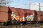 leerer Erztransportwagen der CD-CDC mit echter Grafitti 6687 633-3 Falls passiert am 19.03.13 den Rangierbahnhof Regensburg Ost