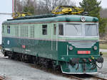 Die Elektrolokomotive 180 001-0 Anfang April 2018 im Eisenbahnmuseum Lužná u Rakovníka.