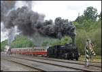 Sonderzug mit 354 7152 und 354 195 als Schublok im Bahnhof von Lužná u Rakovníka (CZ) 21 Juni 2014