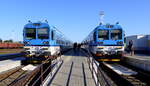 80 - 29 010-3 und 80 - 29 011-1 zum R 825 Praded gehörend, in Krnov.
Diese Linie verbindet Ostrava-Svinov mit Olomouc über Opava východ und Krnov.
Hier in Krnov.