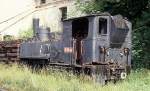 In desolatem Zustand befand sich die Schmalspurdampflok U 37008 hier in Jindrichuv Hradec am 8.6.1992.