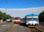 Zge vor der Abfahrt von Hauptbahnhof Rakovnk am 4.7.2013.