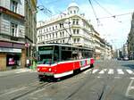 am Straßmeierplatz in Prag lichtete ich im Sommer 2018 die Nummer 8707 vom Typ Tatra T6A5 ab, wie er auch in den 1980er Jahren in 2 Exemplaren nach Dresden geliefert wurde.