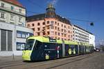 Tschechien / Straßenbahn (Tram) Brno / Brünn: Škoda 13T Elektra - Wagen 1924 von Dopravní podnik města Brna a.s. (DPMB), aufgenommen im März 2017 am Hauptbahnhof der tschechischen Stadt Brünn. 