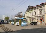 Von Tram DPO-1348 geführte Doppeltraktion des Typs T3R.EV=Vario-LF3 unterwegs auf der Linie 8.

2013-10-01 Ostrava-Nádražní