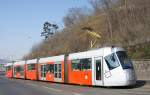 Tschechische Republik / Straßenbahn Prag: Škoda 14T - Wagen 9136 ...unterwegs im März 2015 als Linie 17 auf der Straße mit dem Namen  Nábřeží Edvarda Beneše  in Prag.
