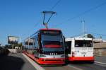 For City 15T 9293 in der Vinohradska bei der Einfahrt in die Haltestelle Zelivskeho. (19.09.2015)