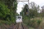 Blick von der Haltestelle Bechyne zastavka auf die im Strecken-km 23,5 der Strecke Tabor - Bechyne gelegenen kombinierten Eisenbahn- und Straßenbrücke über die Luznice (Lainsitz). Die Brücke hat seit 2014 den Status eines Nationalen Kulturdenkmals der Tschechischen Republik. Bild vom 25.August 2018.