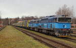 Holzzug bereit zur Abfahrt nach Liberec am alten Bahnsteig von Chrastava. Aufgenommen wurde der Zug mit der 753 771 und 753 751 am 23.02.2024
