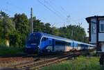 Früh morgens fährt eine Railjet Garnitur als EC von Dresden aus nach Berlin.