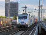 Graz. Am 10.06.2020 fuhr die HHLA & Metrans 386 019 durch Graz Don Bosco. 