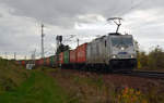 386 018 der Metrans rollte mit einem Containerzug am 29.10.16 durch Zeithain Richtung Dresden.