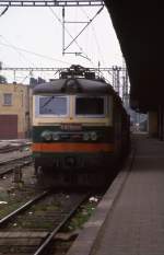 E 4790022 ist am 27.6.1988 mit einem Personenzug im Bahnhof Kolin angekommen.