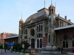 Istanbul-Sirkeci ist der Hauptbahnhof auf der europischen Seite von Istanbul.
Das historische Gebude des Kopfbahnhofs wurde vom deutschen Architekten August Jachmund entworfen und ging 1890 in Betrieb.
Nach Fertigstellung des Bosporustunnels wird hier eine unterirdische Station entstehen.
11.04.2009
