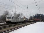 Die 185 531 und die 185 538 mit einem KLV-Zug ...