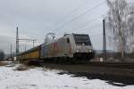 Mit geschlossenen ARS-Autotransportwagen Richtung S�den war am 12.02.2012 die 185 ...