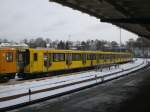 U-Bahn Berlin Ein abgestellter U-Bahnzug auf dem Gel�nde am U-Bahnhof Olympiastadion.(30.1.2010)