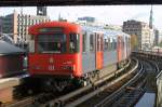 u-bahn-hamburg-fahrzeuge Ein DT3 - Zug bei der Einfahrt in die U3 Hst. Baumwall. 10.November 2007.