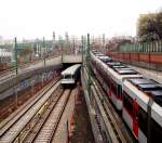 Gleichzetiges Ausfahren der Typen U(U4) und T1(U6) aus dem U-Bahnhof ... Gleichzetiges Ausfahren der Typen U(U4) und T1(U6) aus dem U-Bahnhof ...