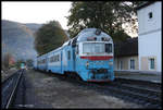 Betriebspause für den Dieseltriebwagen D1-757-3 im Endbahnhof der Karpatenstrecke in Rachiev.