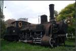 Die Dampflokomotive 326.136 der MV ist heute als Denkmal ausgestellt beim Bahnhof von Debrecen; Foto aufgenommen am 18.